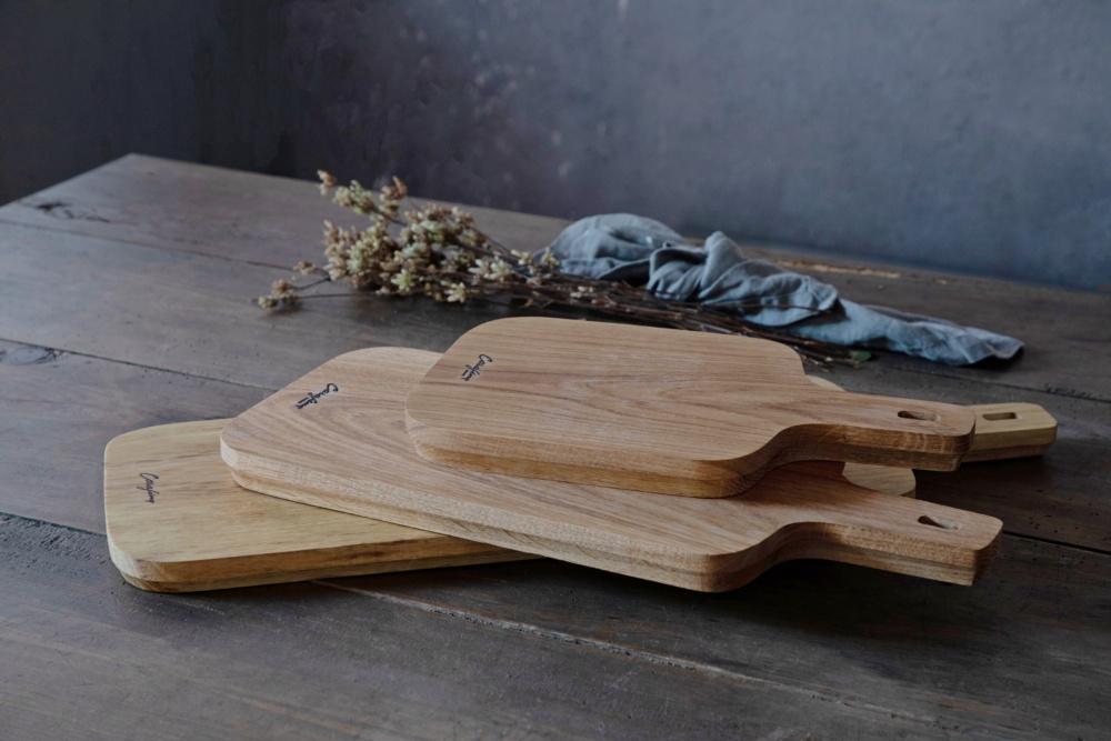 Oak Wood Cutting/Serving Board w/ Handle 21"