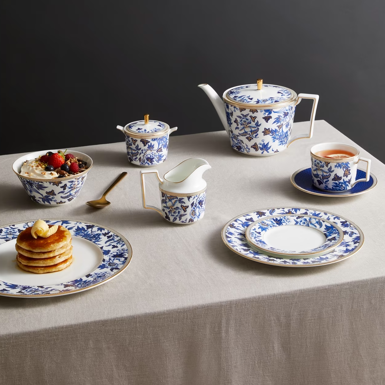 Hibiscus Dinner Plate