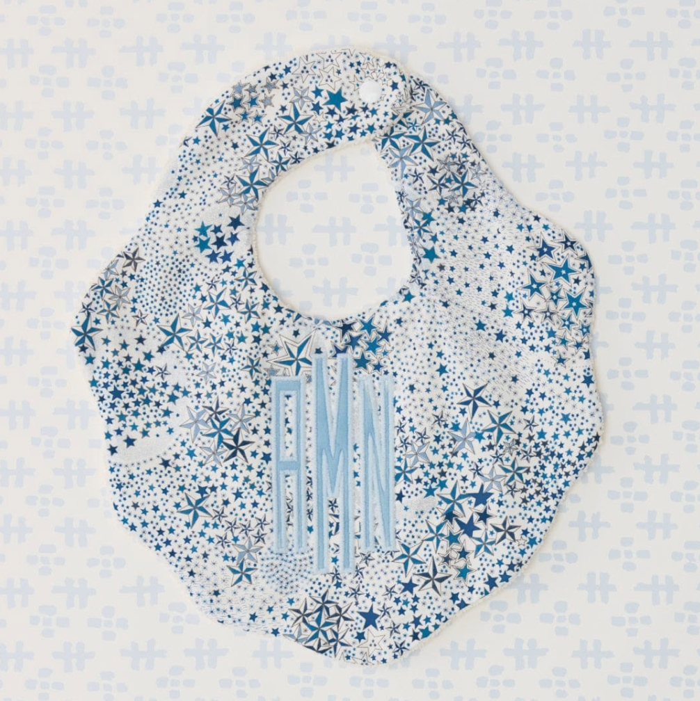 Weezie Scallop Bib