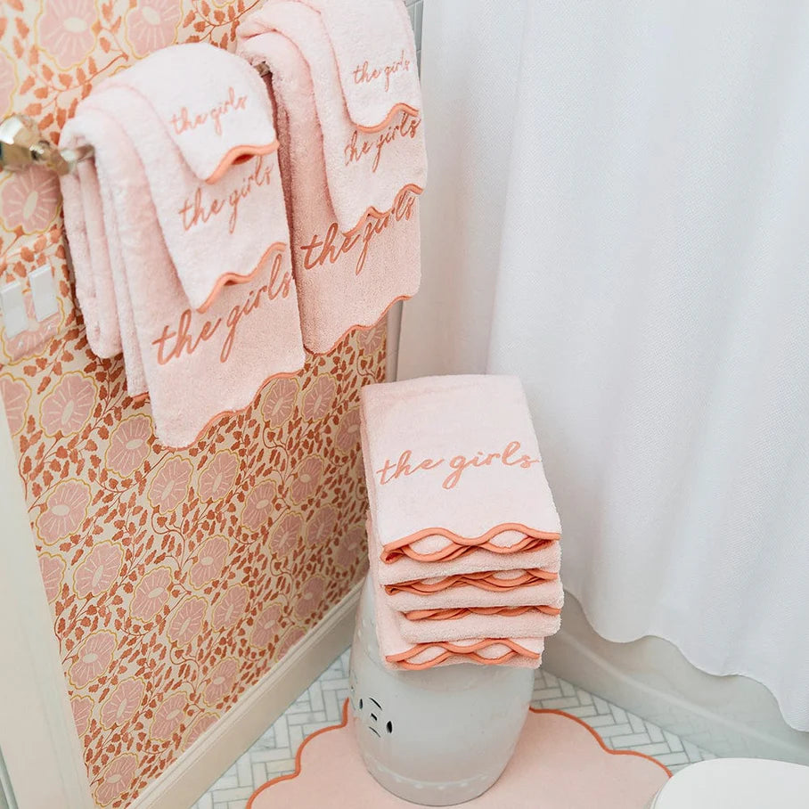 Weezie Scallop Bath Towel