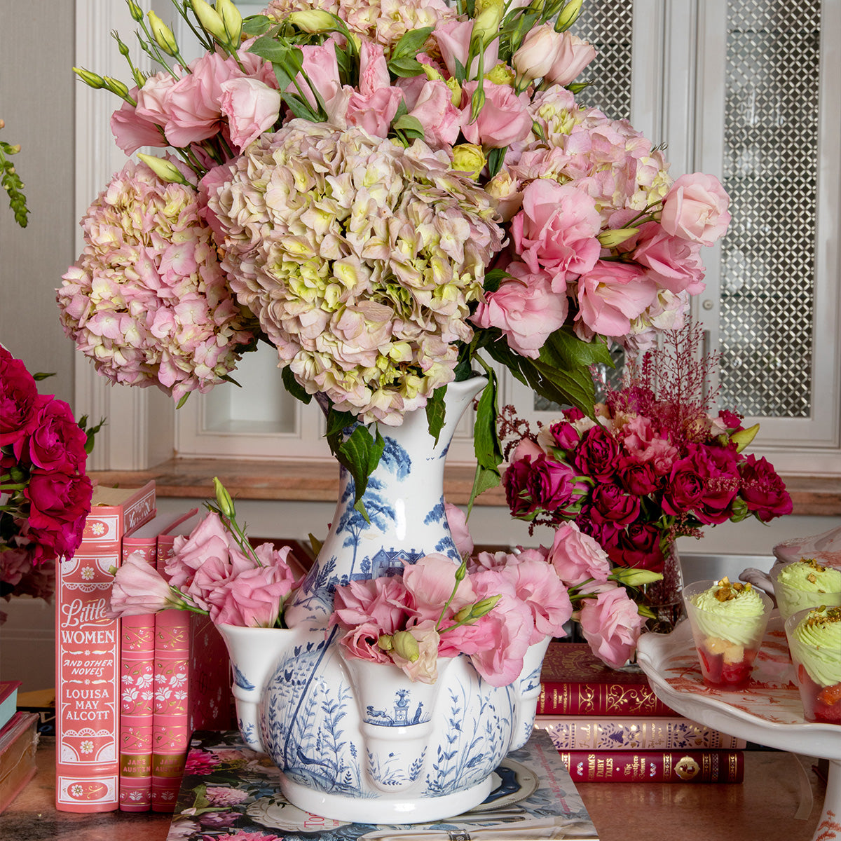 Country Estate Tulipiere Vase - Delft Blue