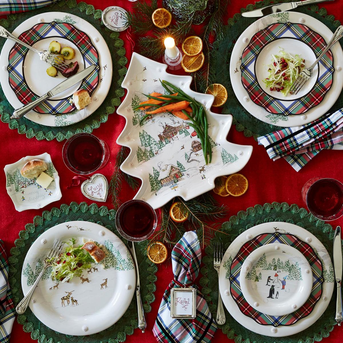 Berry & Thread Scallop Dinner Plate- North Pole