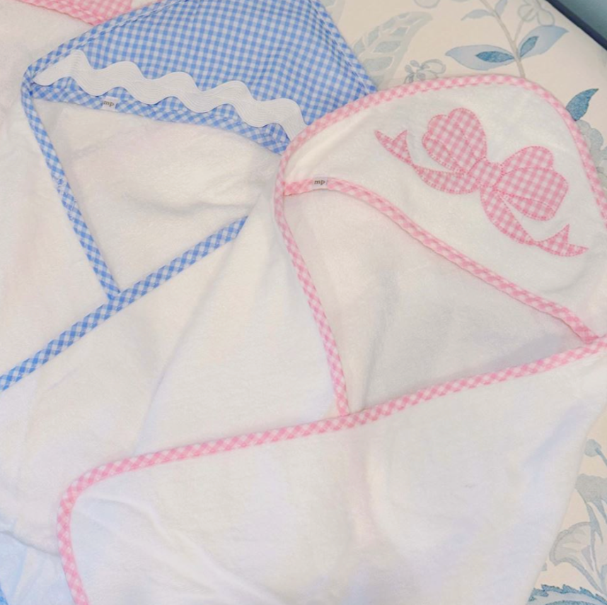 Bow Applique Hooded Towel
