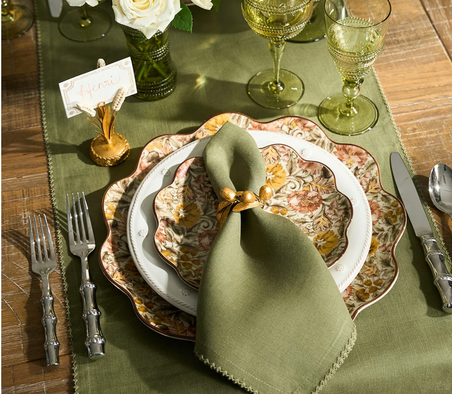 Berry Scallop Napkin Set