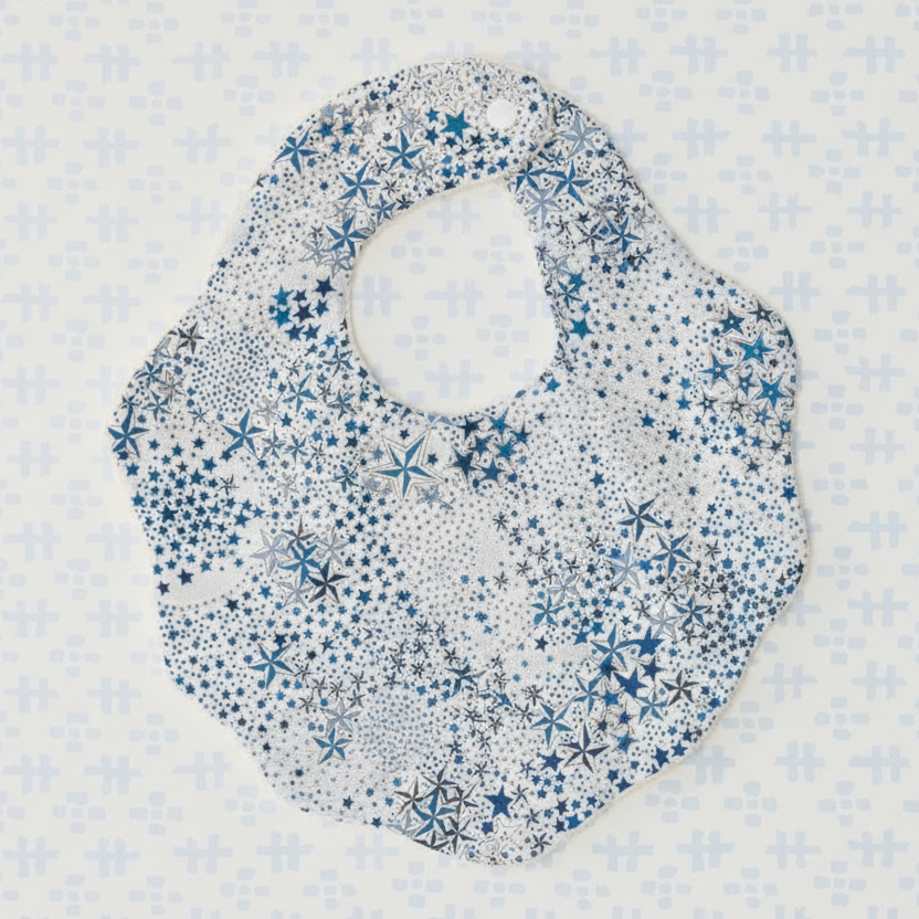 Weezie Scallop Bib