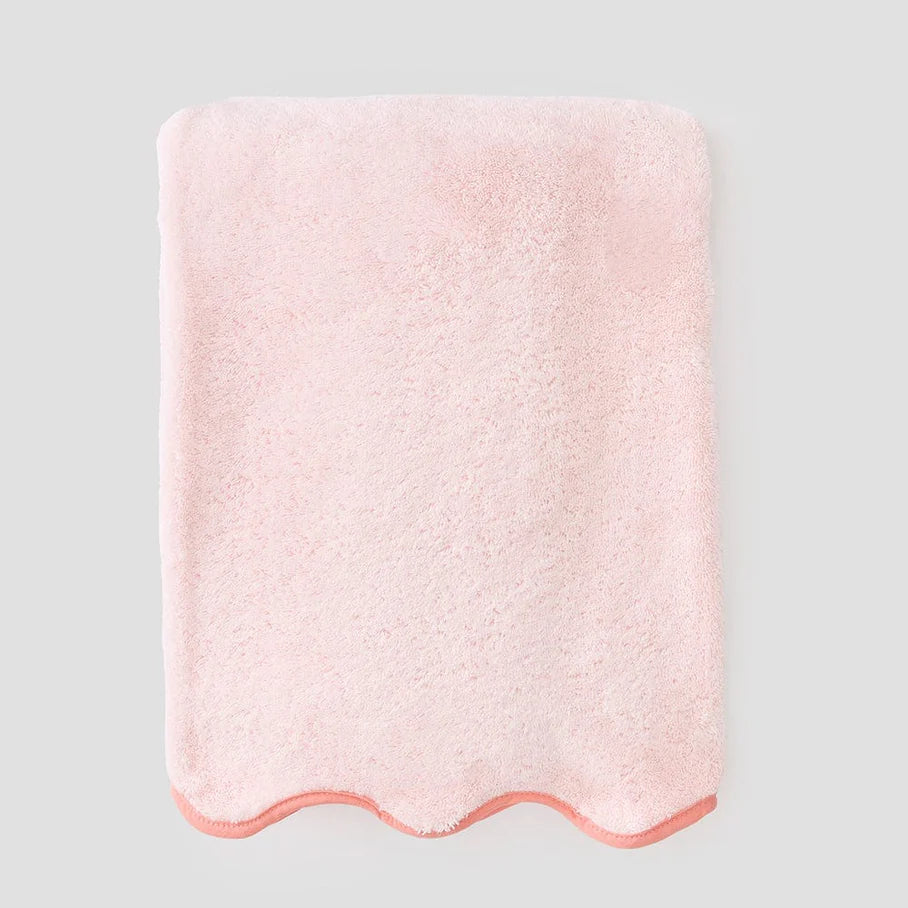 Weezie Scallop Bath Towel