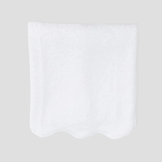 Weezie Scallop Bath Towel