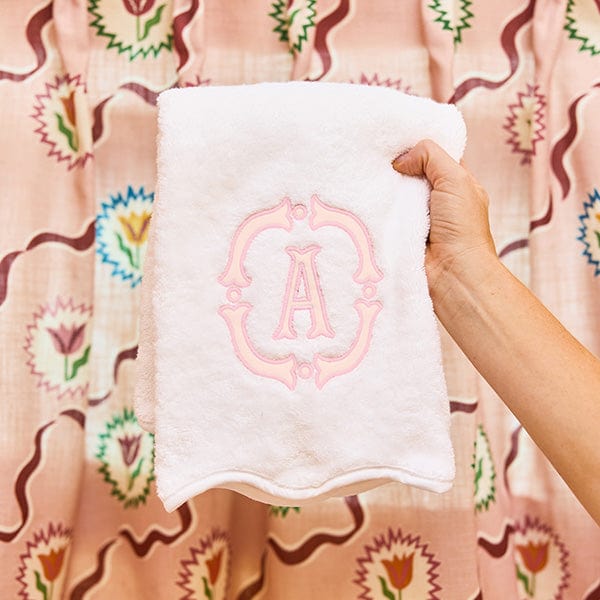Weezie Scallop Hand Towel